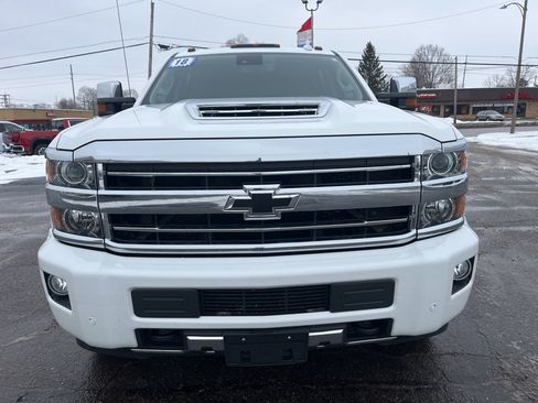Used 2018 Chevrolet Silverado 2500 High Country w/ Duramax Plus Package image 8