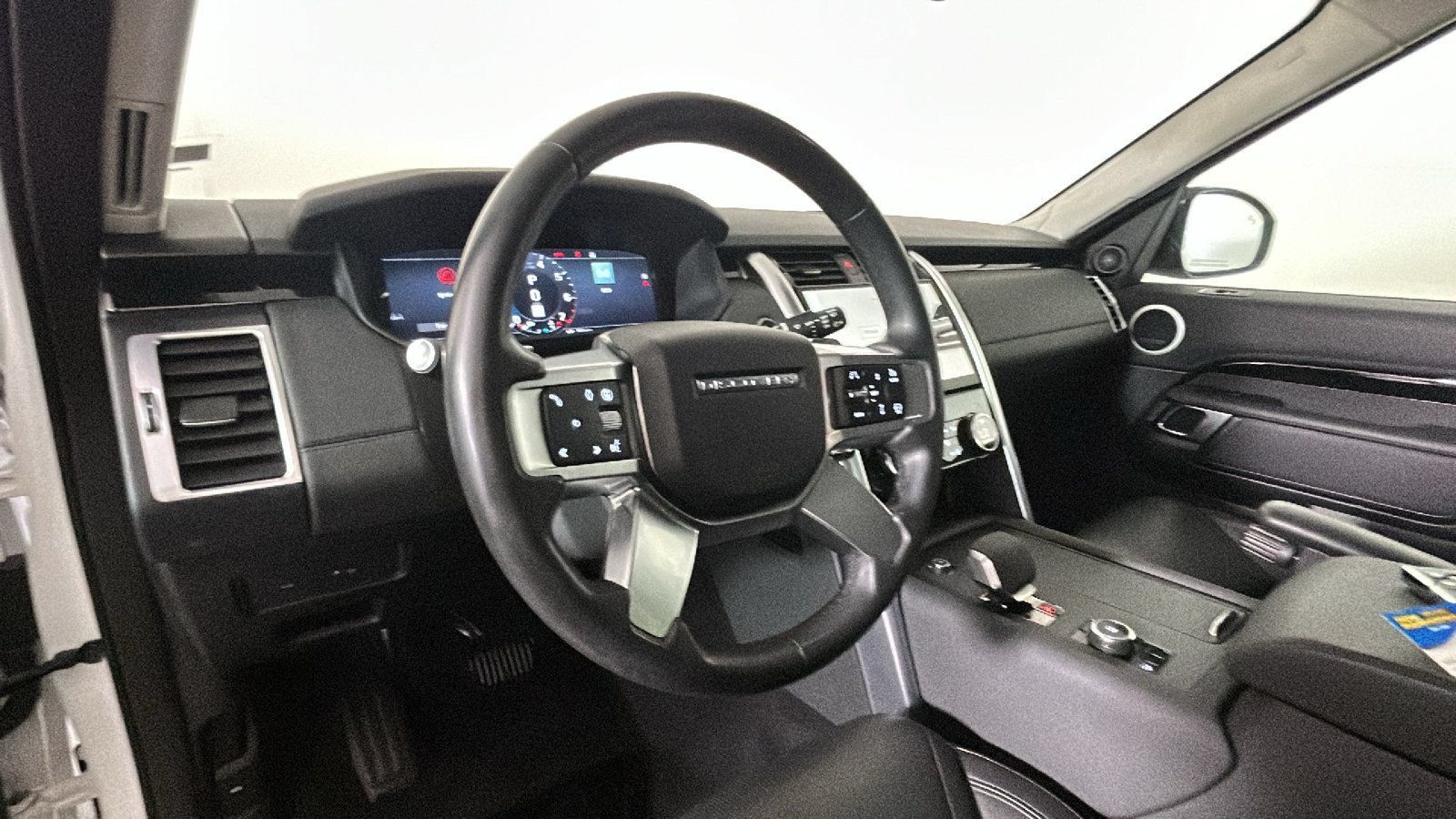 Used 2024 Land Rover Discovery S AWD/4WD image 14