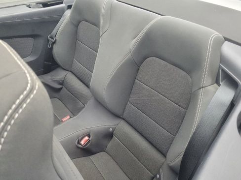 Used 2016 Ford Mustang Convertible RWD image 18