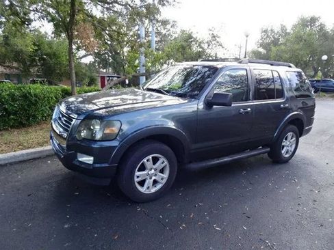 Used 2010 Ford Explorer XLT image 18