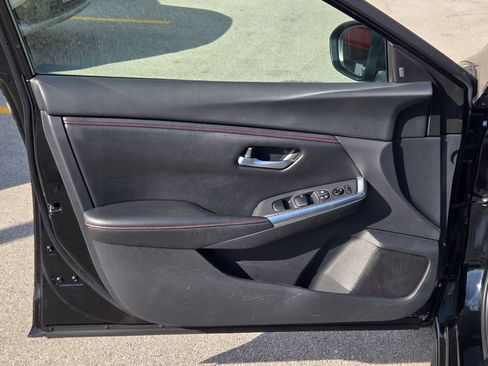 Used 2025 Nissan Sentra SR image 25