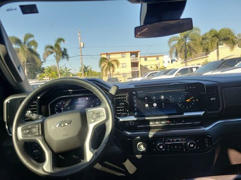 Used 2023 Chevrolet Silverado 1500 RST image 25