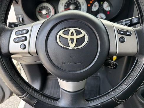 Used 2012 Toyota FJ Cruiser 2WD w/ Upgrade Pkg image 18