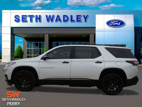 Used 2021 Chevrolet Traverse Premier w/ Redline Edition image 3