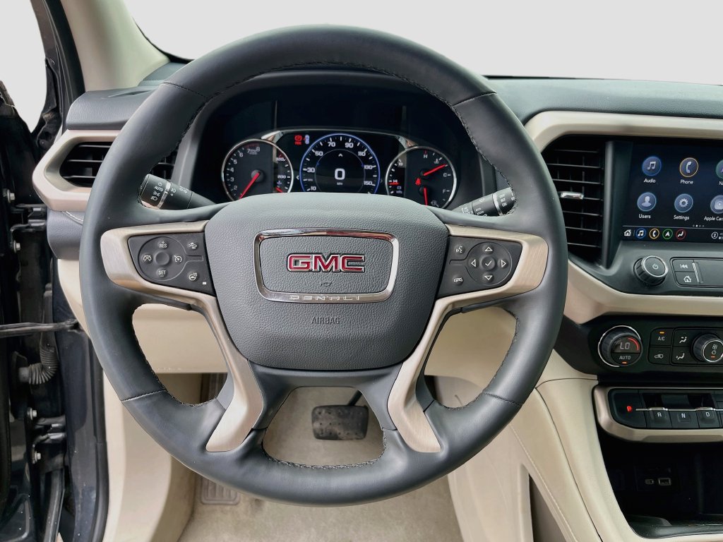Used 2023 GMC Acadia Denali w/ Denali Ultimate Package FWD image 11