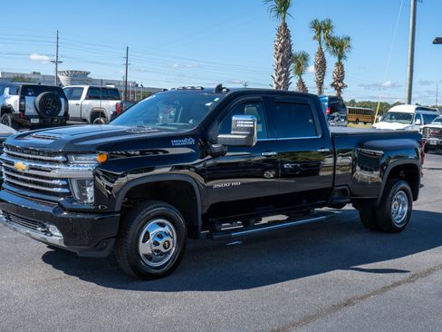 Used 2020 Chevrolet Silverado 3500 High Country image 7