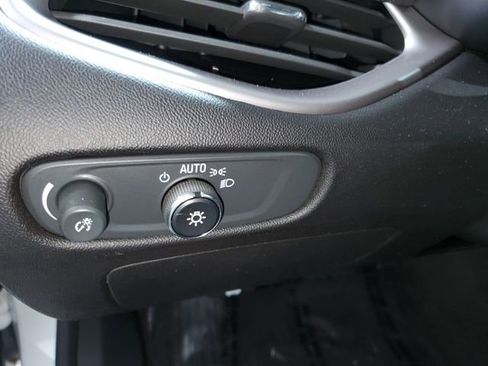 Used 2022 Chevrolet Malibu LT image 17