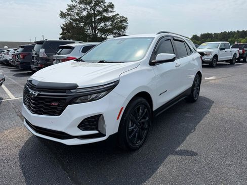 Used 2024 Chevrolet Equinox RS FWD image 2