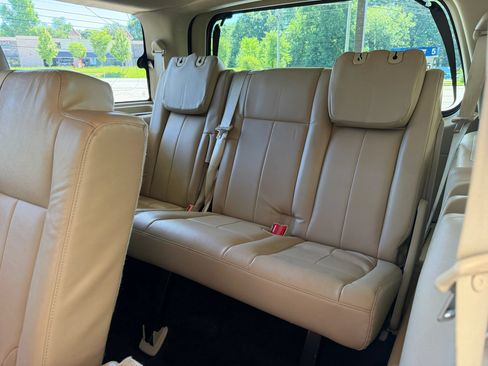 Used 2016 Ford Expedition XLT RWD image 14