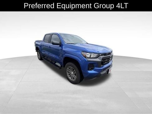 Used 2023 Chevrolet Colorado LT w/ LT Convenience Package II AWD/4WD image 5