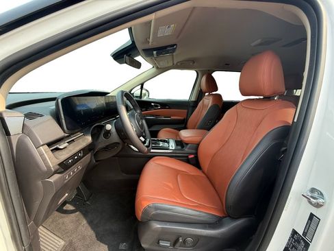 Used 2024 Kia Carnival SX FWD image 9