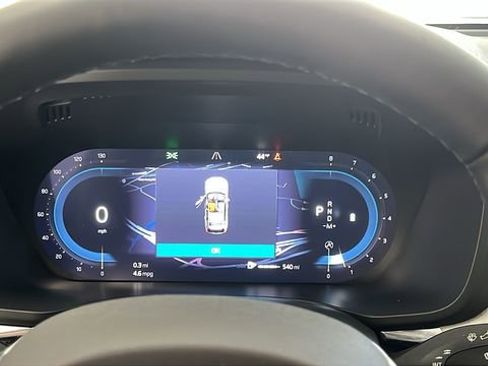 Certified 2025 Volvo XC60 B5 Plus image 14