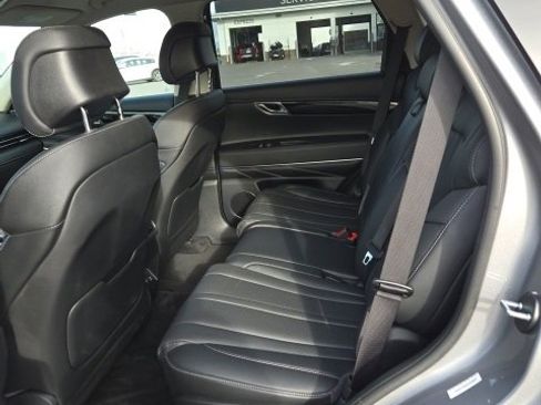 Used 2025 Genesis GV80 2.5T Standard image 18