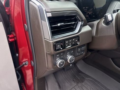 Used 2026 GMC Yukon Elevation w/ Elevation Premium Package AWD/4WD image 12