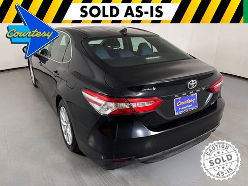 Used 2019 Toyota Camry LE FWD image 6