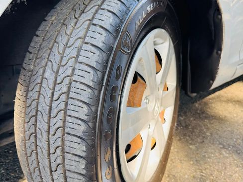 Used 2009 Hyundai Accent GLS image 15