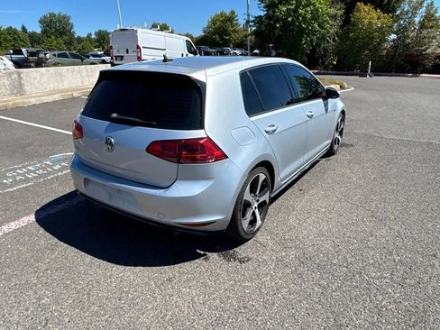 Used 2015 Volkswagen Golf 4-Door FWD image 7