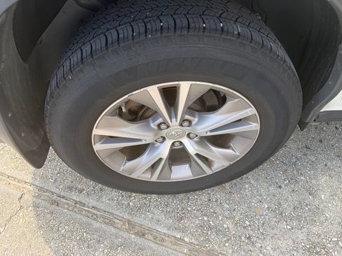 Used 2014 Toyota Highlander XLE FWD image 18