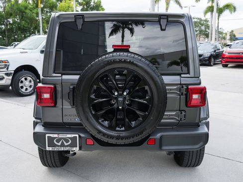Used 2025 Jeep Wrangler Unlimited Sahara AWD/4WD image 24