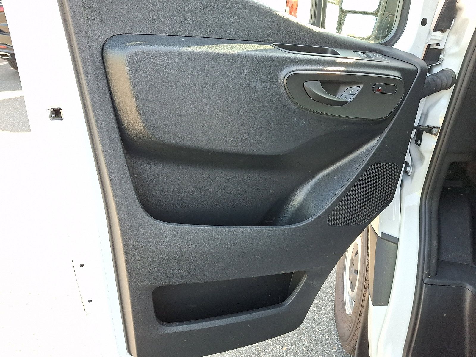 Used 2025 Mercedes-Benz Sprinter 2500 image 13