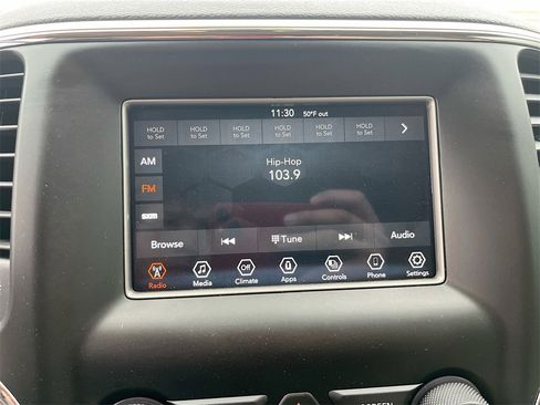 Used 2021 Jeep Grand Cherokee Laredo image 14