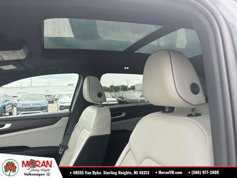 Certified 2024 Volkswagen Atlas Cross Sport SEL Premium R-Line AWD/4WD image 22