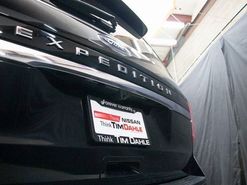 Used 2022 Ford Expedition Limited image 13