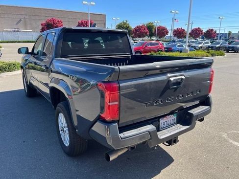 Used 2025 Toyota Tacoma SR5 RWD image 7