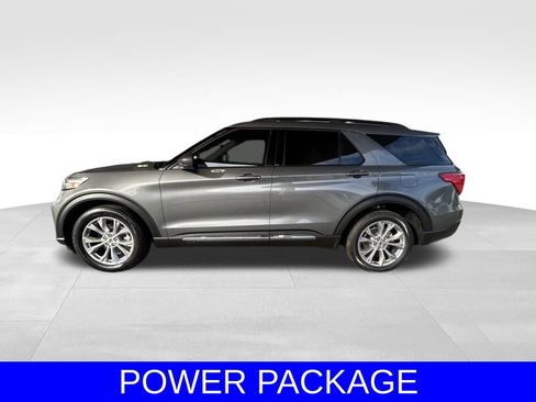 Used 2022 Ford Explorer XLT w/ Equipment Group 202A image 8