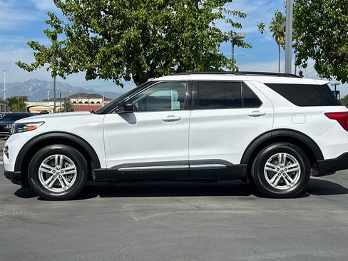 Used 2023 Ford Explorer XLT w/ Equipment Group 202A image 7