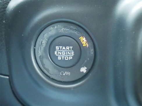 Used 2020 Jeep Wrangler Unlimited Sport image 26