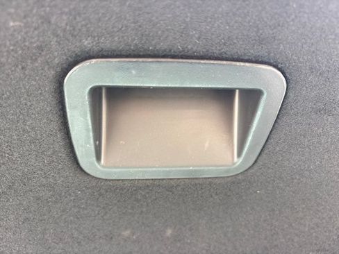 Used 2023 Genesis G70 2.0T RWD image 13