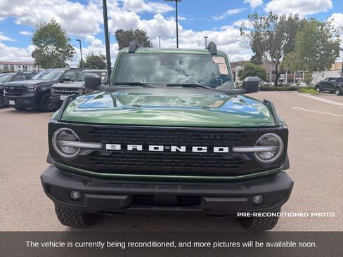 Used 2025 Ford Bronco Outer Banks AWD/4WD image 2