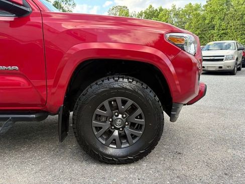 Used 2022 Toyota Tacoma SR5 RWD image 33
