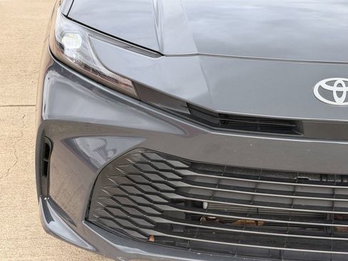 Used 2025 Toyota Camry LE FWD image 5