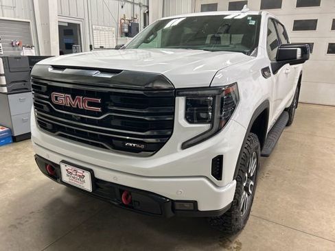 Used 2022 GMC Sierra 1500 AT4 w/ AT4 Premium Package image 2