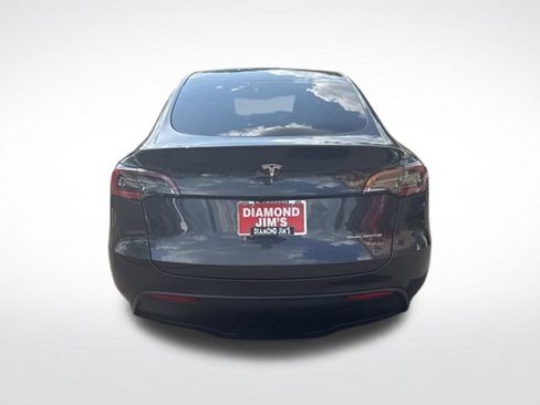 Used 2024 Tesla Model Y Long Range AWD/4WD image 4