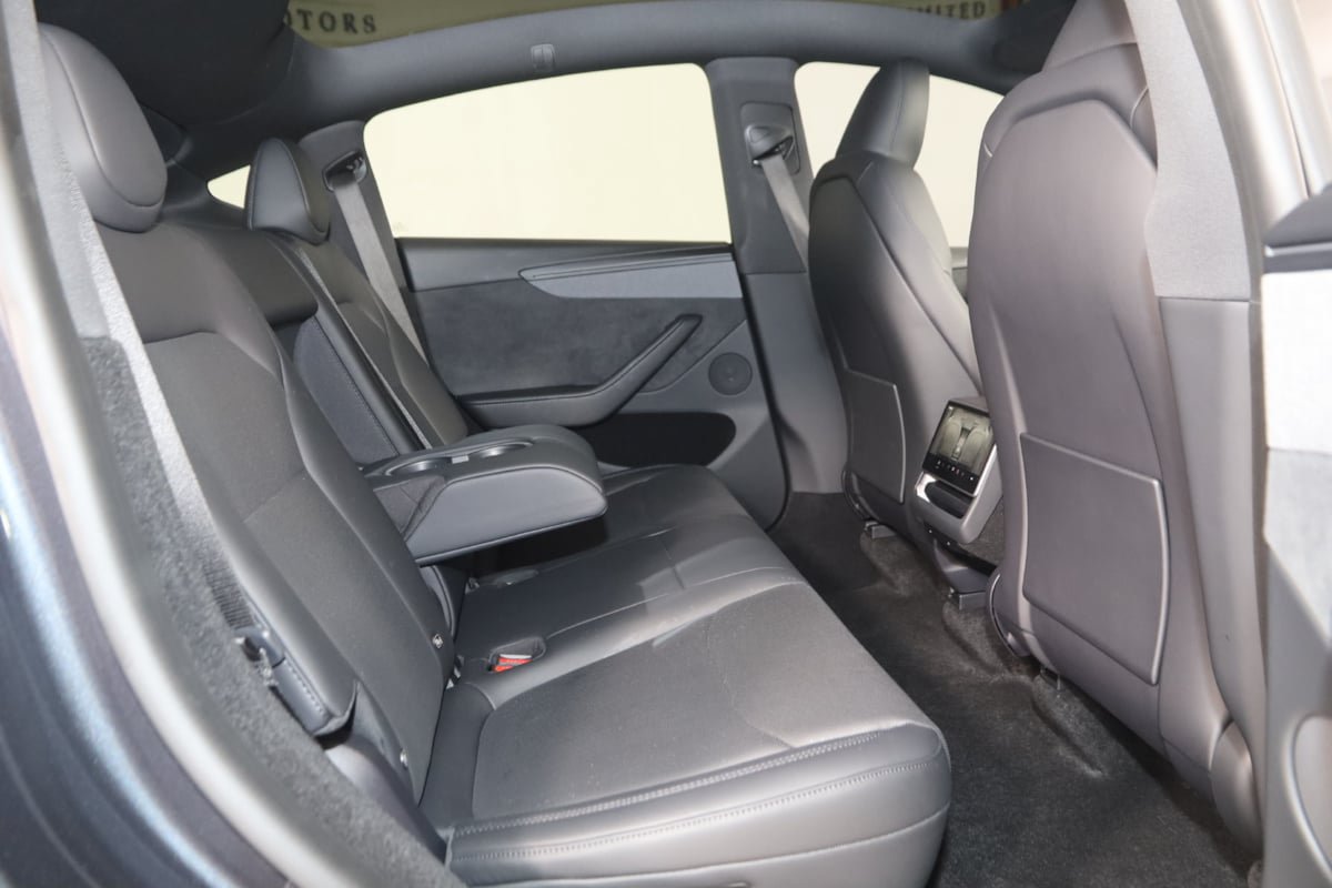 Used 2026 Tesla Model Y AWD image 15