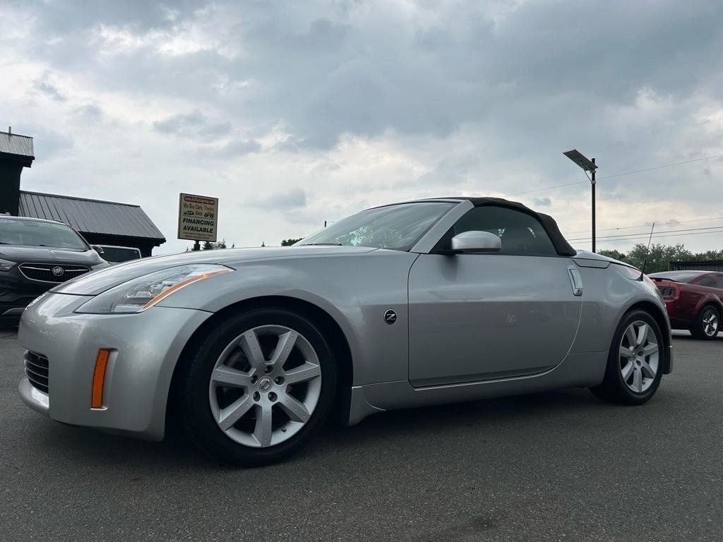 Used 2005 Nissan 350Z Touring RWD image 17
