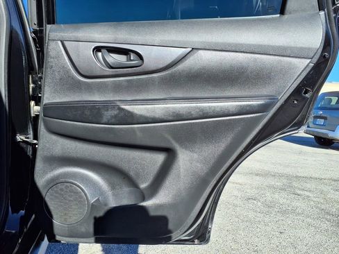 Used 2020 Nissan Rogue S image 14