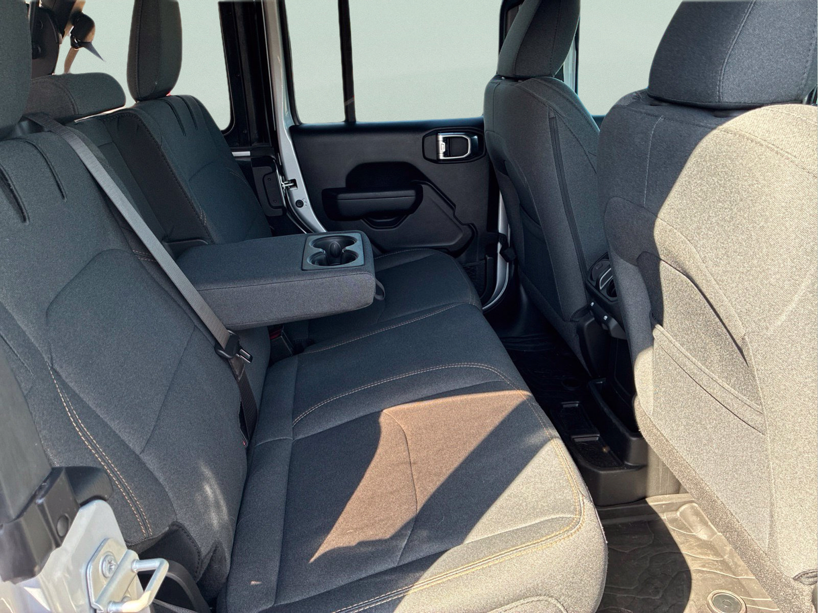 Certified 2024 Jeep Wrangler Unlimited AWD/4WD image 11