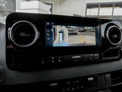 Used 2025 Mercedes-Benz Sprinter 2500 image 17