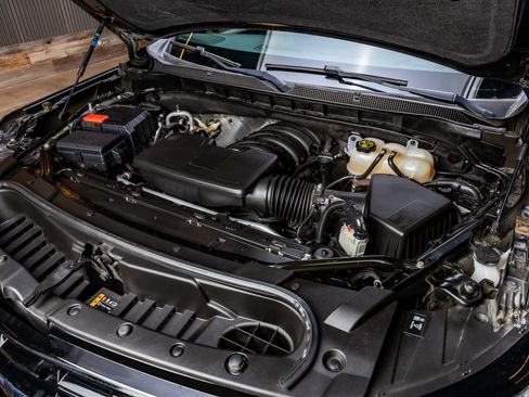 Used 2023 Chevrolet Tahoe Z71 w/ Luxury Package image 41