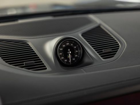 Certified 2025 Porsche Cayenne Coupe image 47