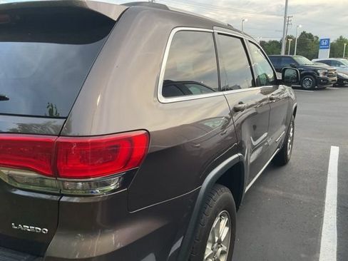 Used 2019 Jeep Grand Cherokee Laredo image 5