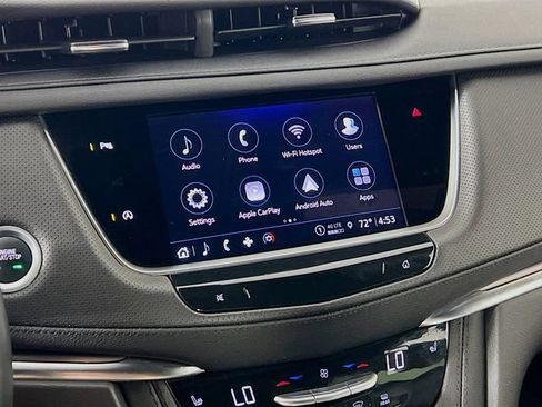 Used 2025 Cadillac XT5 Luxury FWD image 17