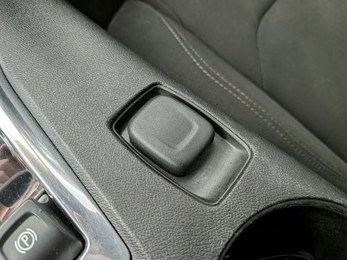 Used 2016 Chevrolet Camaro LT image 6