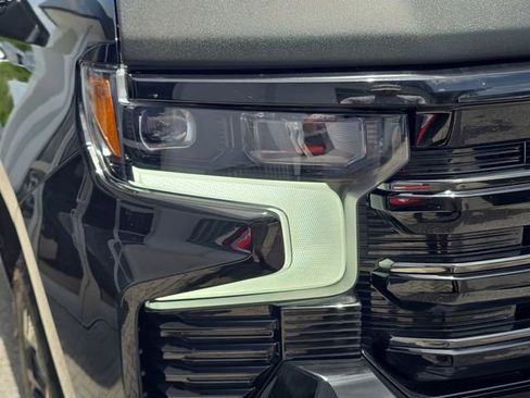 Certified 2025 Chevrolet Silverado 1500 High Country w/ Midnight Edition AWD/4WD image 10