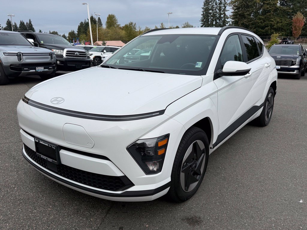 Certified 2025 Hyundai Kona SEL FWD image 1