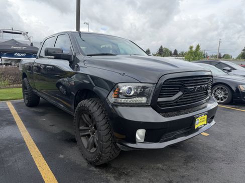 Used 2018 RAM 1500 Sport w/ Comfort Group AWD/4WD image 2